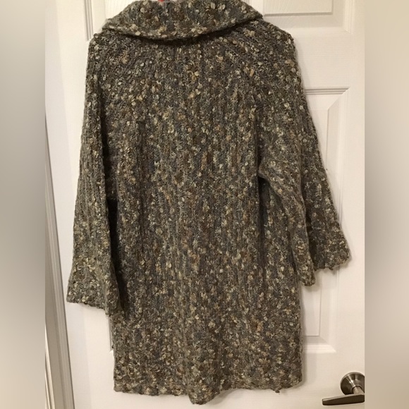 Plus Size Carole Little collared Cardigan - Picture 2 of 3